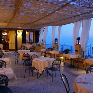 ** Aparthotel Il Borgo Di Campi Italien